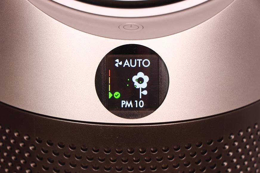 Das LCD-Display des Dyson Purifier Cool Autoreact TP7A Luftreinigers 